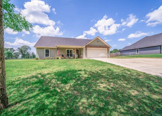 Property at 1767 Cr 186 E, Kilgore, TX 75662, 4 beds, 2 baths
