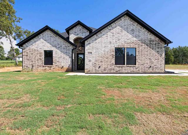 Property at 375 Clara Ln, Kilgore, TX 75662, 3 beds, 2.5 baths