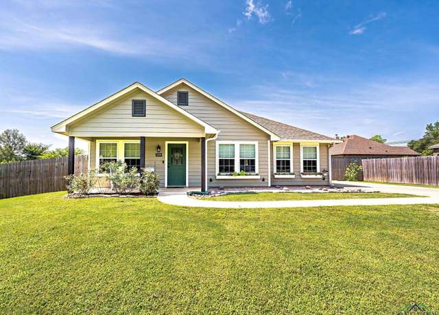 Property at 1099 N Willow Oak, Gladewater, TX 75647, 3 beds, 2 baths
