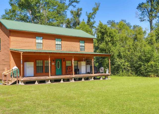 Property at 113 Private Rd 7332, De Berry, TX 75639, 3 beds, 2.5 baths