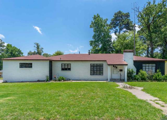 Property at 300 Hailey Dr, Longview, TX 75602, 3 beds, 2 baths