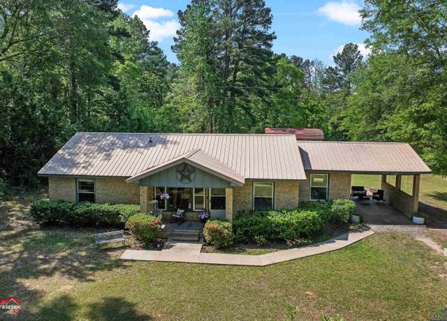 Property at 845 N Hill St, Tatum, TX 75691, 3 beds, 1 bath