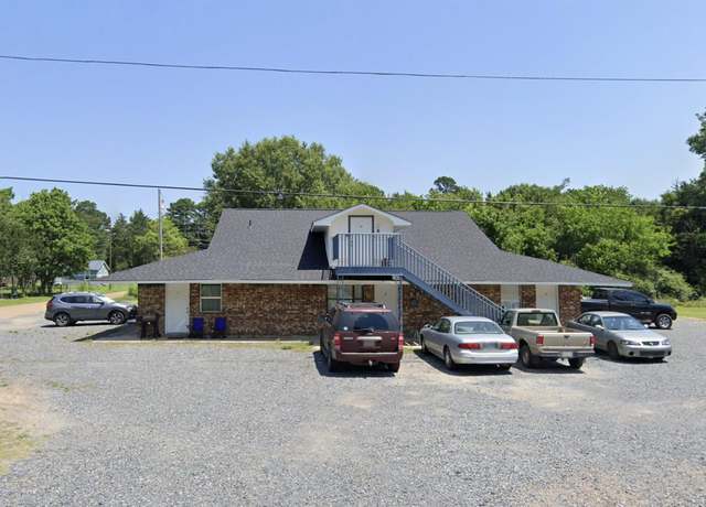 Property at 2001 E 20th, Hooks, TX 75561