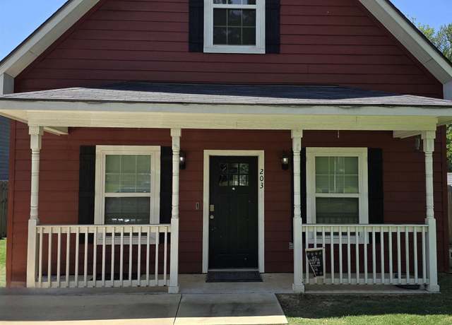 Property at 203 W Gay Ave, Gladewater, TX 75647, 3 beds, 2 baths