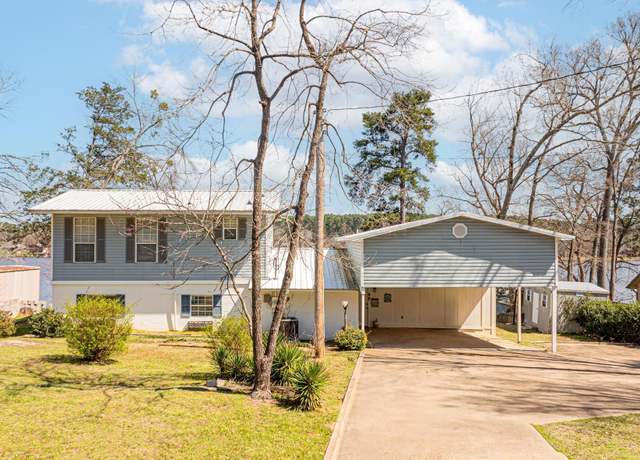 Property at 2118 W Lake Dr, Gladewater, TX 75647, 4 beds, 3 baths
