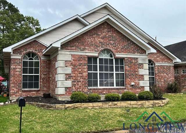 Property at 516 Park Pl, Carthage, TX 75633, 2 beds, 2 baths