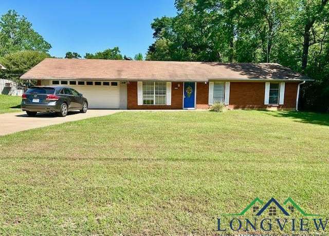 Property at 1701 Crestview Dr, Longview, TX 75604, 3 beds, 2 baths