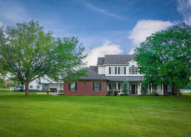 Property at 4300 Willow Bnd, Longview, TX 75602, 5 beds, 3.5 baths