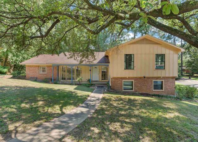 Property at 3700 Redwood Trl, Marshall, TX 75672, 3 beds, 2.5 baths
