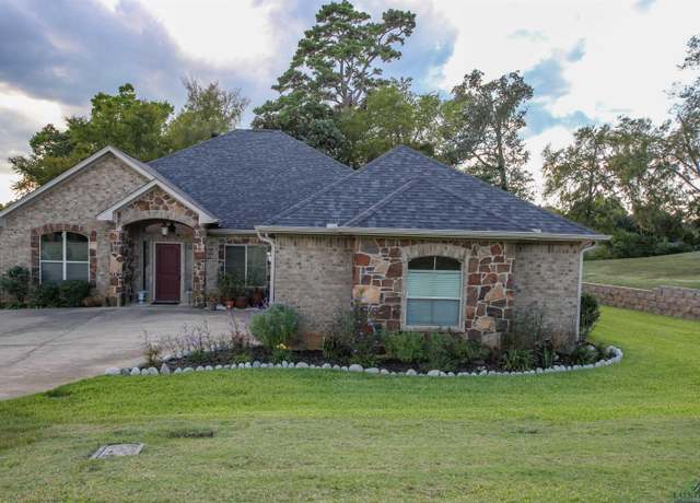Property at 2113 Katie Lee Ln, Longview, TX 75601, 3 beds, 2 baths