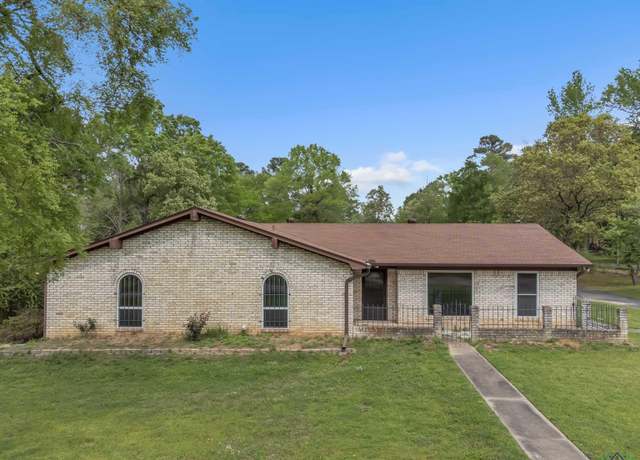 Property at 111 Tiffany Dr, Longview, TX 75605, 4 beds, 2 baths