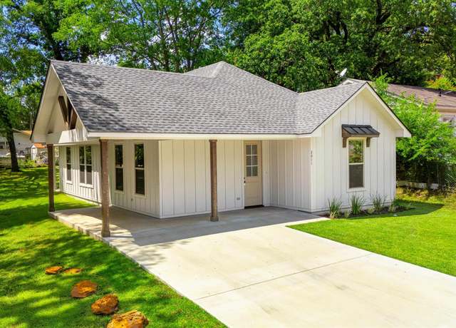 Property at 2011 Mary Lou St, Longview, TX 75602, 3 beds, 2 baths