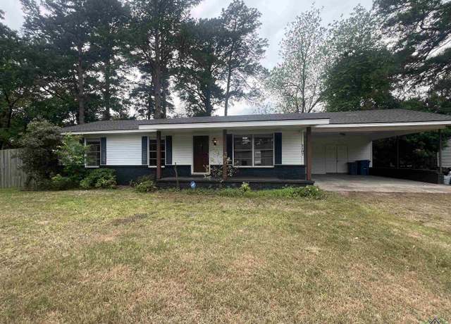 Property at 1107 Hackberry Ave, Gladewater, TX 75647, 3 beds, 1.5 baths