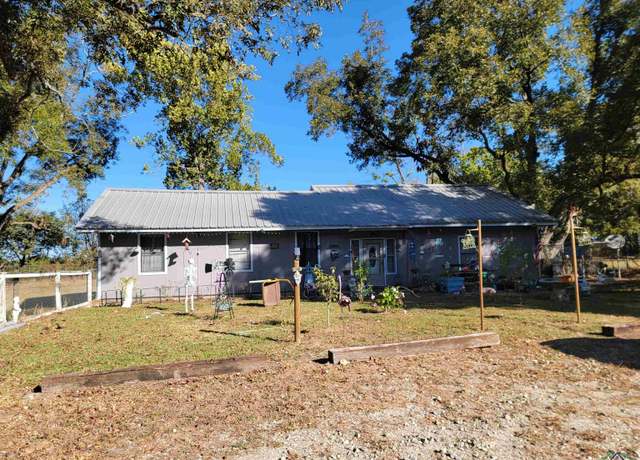 Property at 10081 Fm 2767, Tyler, TX 75708, 3 beds, 2.5 baths