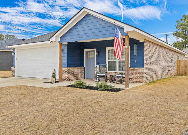 Property at 117 Calvert Ln, Gilmer, TX 75645, 3 beds, 2 baths