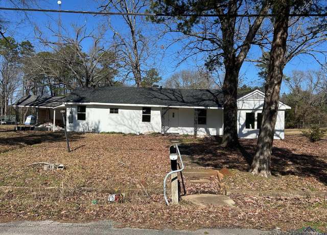 Property at 2929 University Ave, Marshall, TX 75670, 3 beds, 2 baths