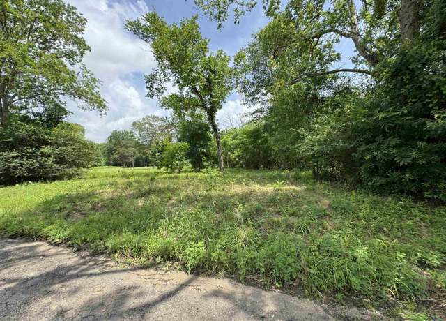 Property at 407 E Miller Ave, Gladewater, TX 75647