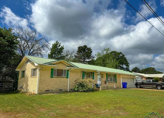 Property at 1004 Hillcrest St, Linden, TX 75563, 3 beds, 2 baths