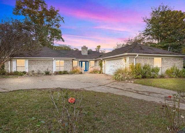 Property at 5 Amy Scott Ct, Longview, TX 75605, 3 beds, 2 baths