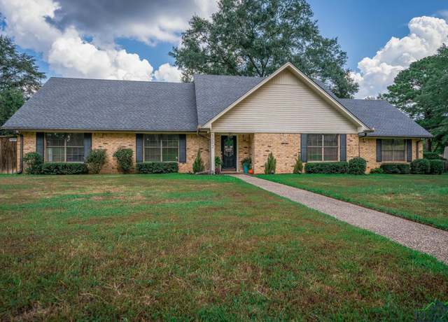 Property at 1002 Ruby St, Gilmer, TX 75644, 4 beds, 3.5 baths
