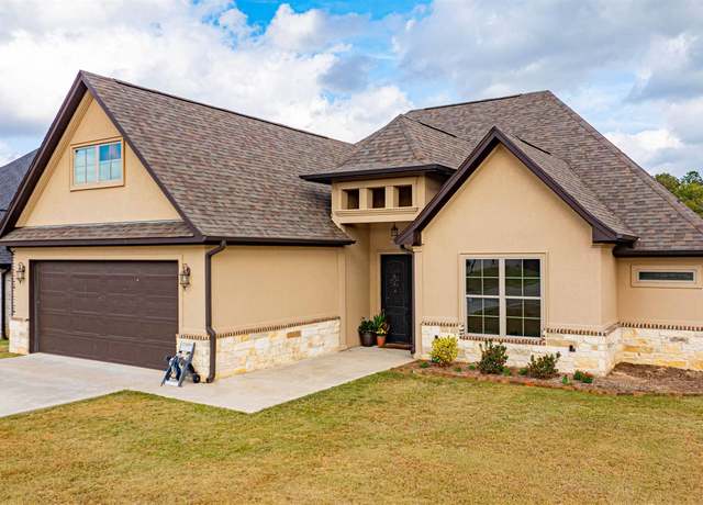 Property at 111 Decoy Ln, Hallsville, TX 75650, 3 beds, 2.5 baths