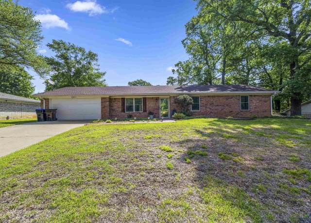 Property at 806 Joanie St, Longview, TX 75604, 3 beds, 2 baths