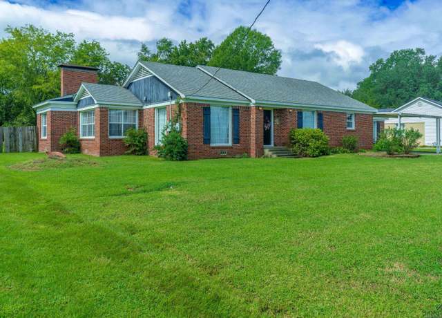 Property at 107 Cottage Rd, Carthage, TX 75633, 4 beds, 2 baths
