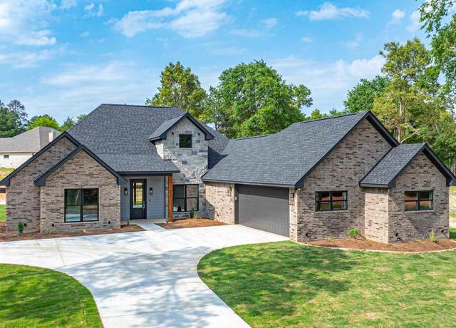 Property at 329 Clara Ln, Kilgore, TX 75662, 4 beds, 3 baths