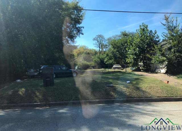 Property at 1504 E Young St, Longview, TX 75602