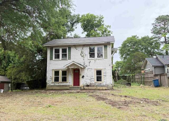 Property at 207 Watson St, Henderson, TX 75652, 4 beds, 2 baths