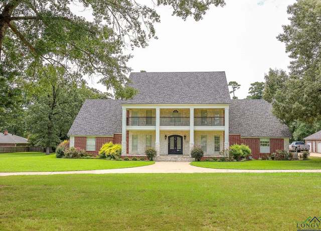 Property at 1415 W Sabine St, Carthage, TX 75633, 4 beds, 3.5 baths