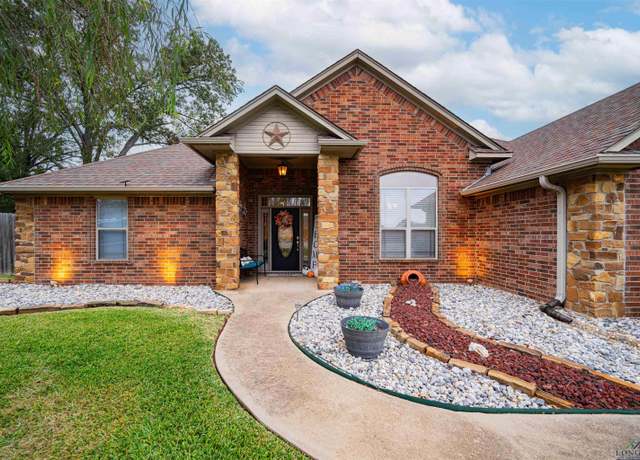 Property at 108 Mossy Creek Dr, Hallsville, TX 75650, 4 beds, 3 baths