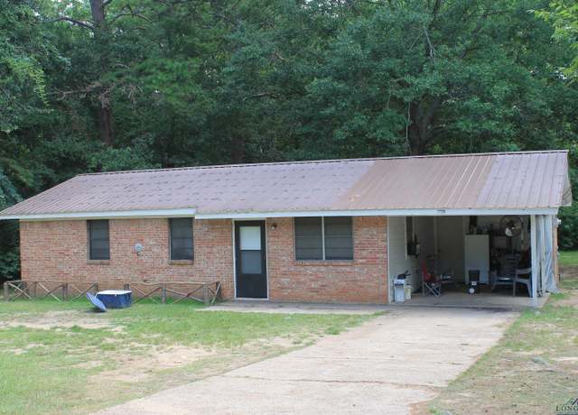 Property at 950 N Lake St, Waskom, TX 75692, 3 beds, 1.5 baths