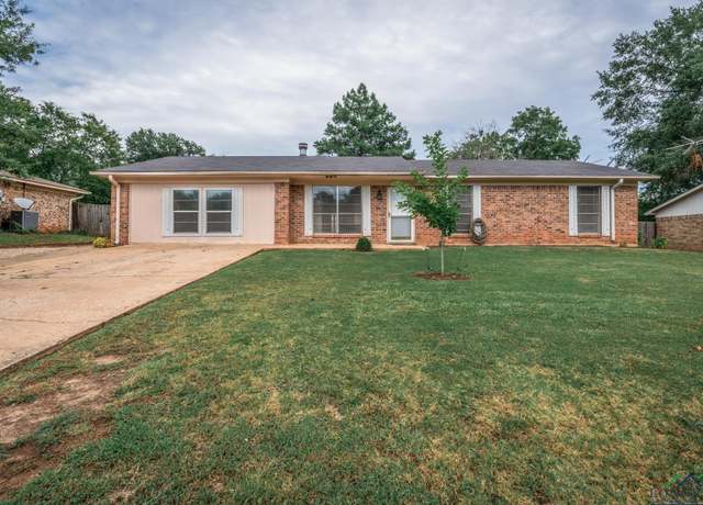 Property at 305 Dalee Dr, Hallsville, TX 75650, 3 beds, 2 baths