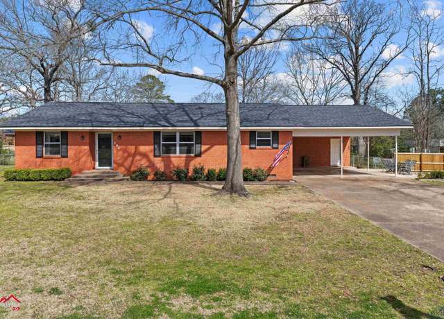 Property at 104 Crosby Dr, Henderson, TX 75652, 3 beds, 3 baths