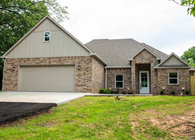Property at 101 Jamaica Cir, White Oak, TX 75693, 4 beds, 3 baths