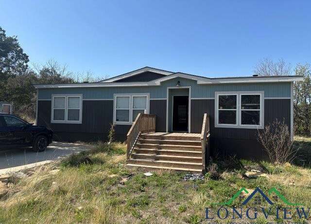 Property at 2212 Morningside Dr, Granbury, TX 76048, 3 beds, 2 baths