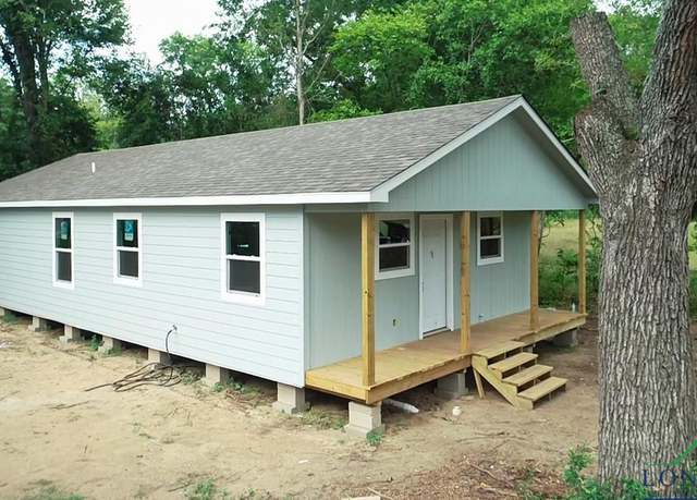 Property at 410 Godfrey St, Gladewater, TX 75647, 3 beds, 2 baths
