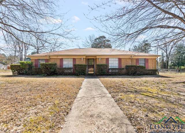 Property at 901 Dogwood St, Gilmer, TX 75644, 3 beds, 2.5 baths