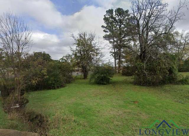 Property at 228 S Miller Ave, Mount Pleasant, TX 75455