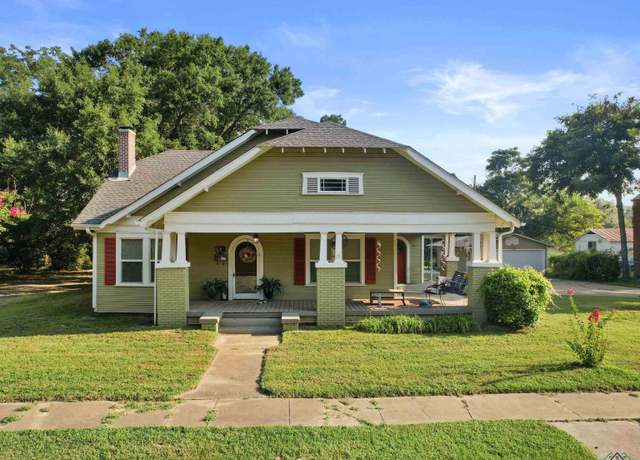 Property at 808 W Tyler St, Gilmer, TX 75644, 3 beds, 2 baths