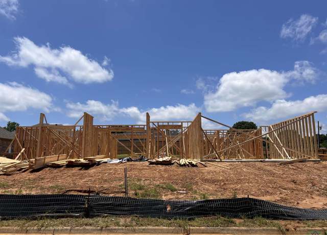 Property at 5601 Grey Hawk Ln, Longview, TX 75605, 4 beds, 3 baths
