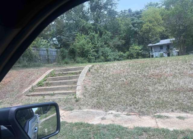 Property at 609 W Houston St, Marshall, TX 75670