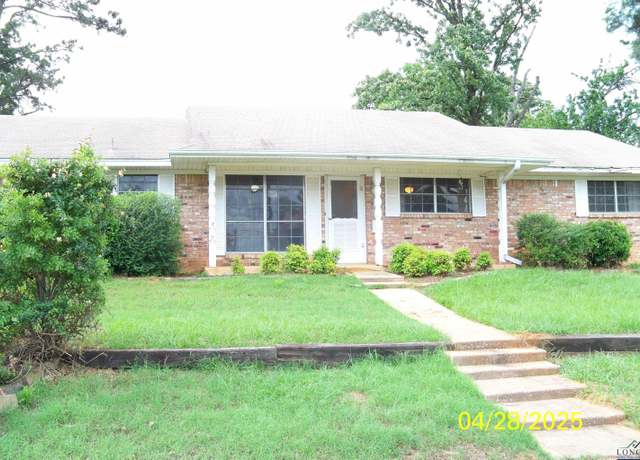 Property at 2216 Pinecrest Dr, Gladewater, TX 75647, 3 beds, 2 baths
