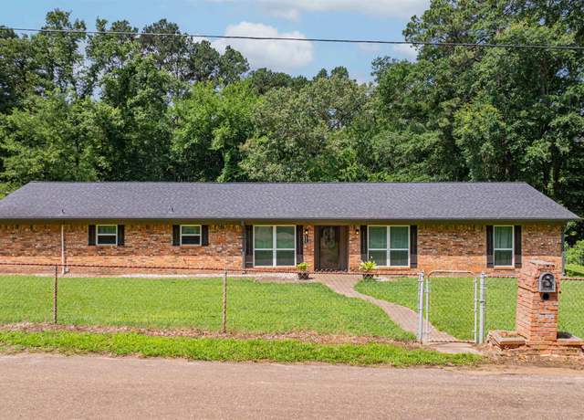 Property at 4525 Surratt Rd, Longview, TX 75604, 3 beds, 2 baths