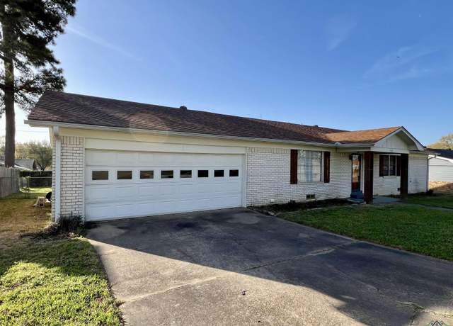 Property at 1523 Young St, Henderson, TX 75654, 3 beds, 2 baths