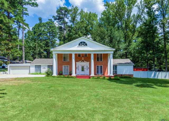 Property at 1001 W Pinecrest Dr, Marshall, TX 75670, 3 beds, 3 baths
