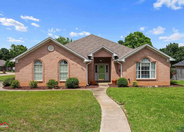 Property at 1231 Hummingbird Cir, Longview, TX 75601, 3 beds, 2 baths