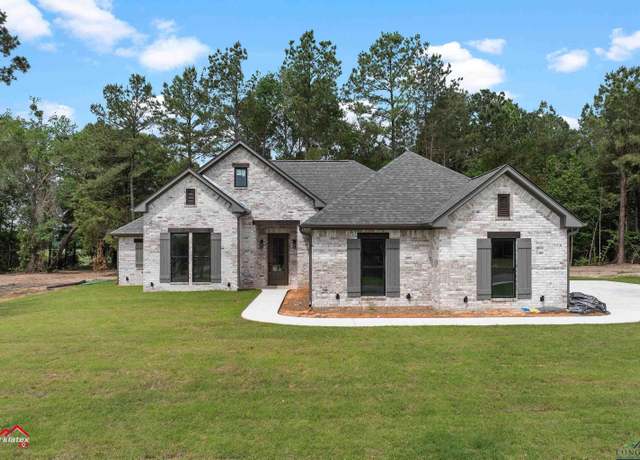 Property at 326 Clara Ln, Kilgore, TX 75662, 3 beds, 2 baths