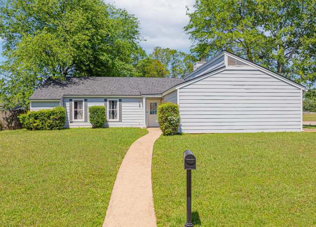 Property at 1601 Shely St, Longview, TX 75604, 3 beds, 2 baths